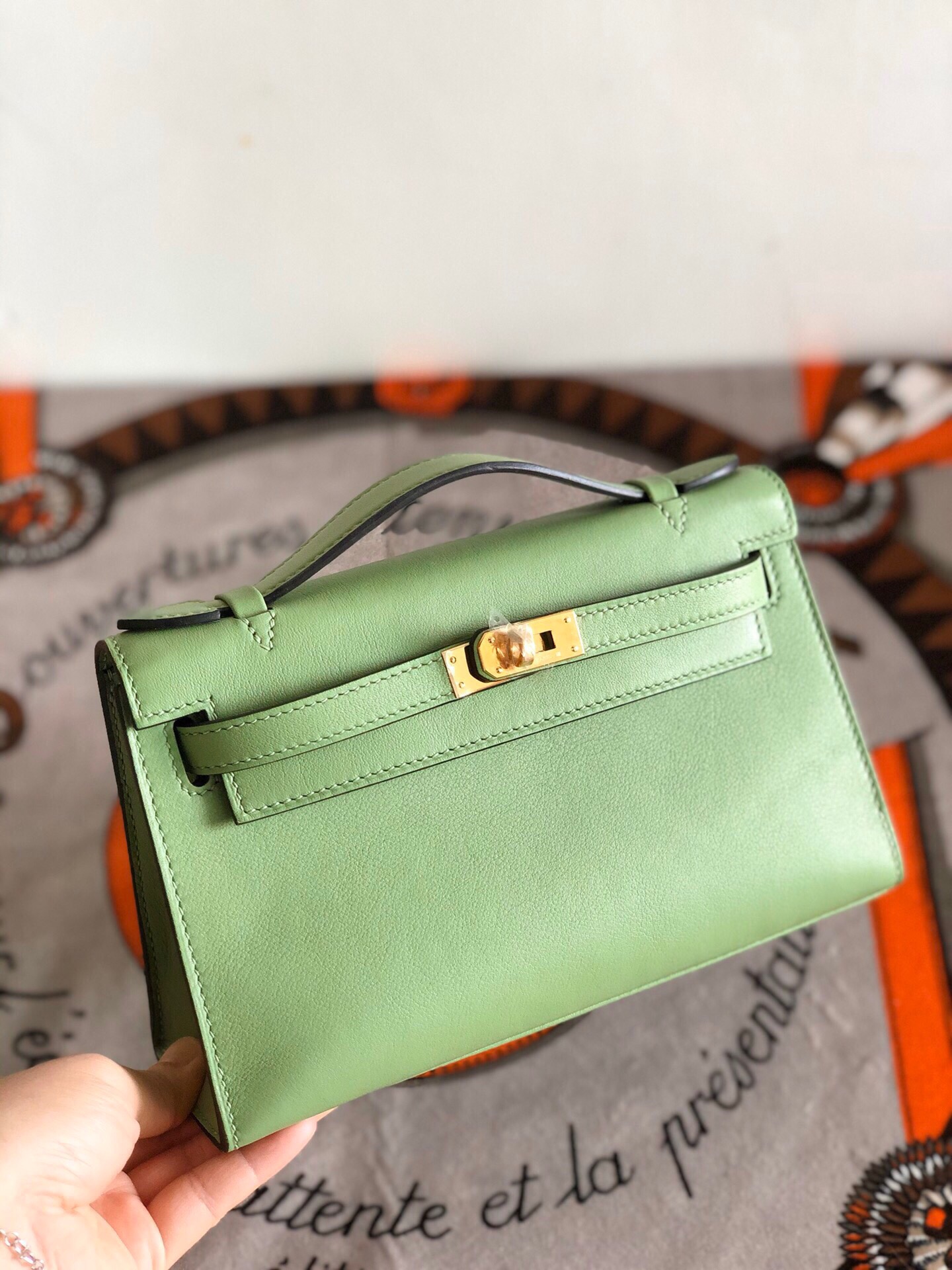 에르메스 미니 켈리백22 아보카도그린 금장 스위프트